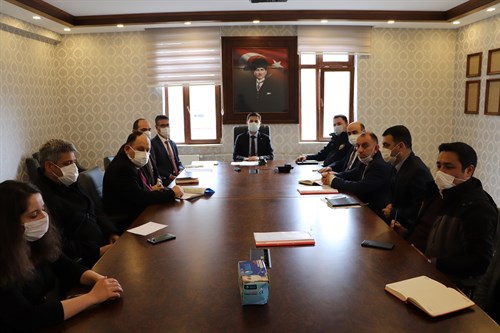 Kaymakamımız Sayın Deniz YILDIRIM Başkanlığında Kurum Amirleri Toplantısı kaymakamlık toplantı salonunda yapıldı